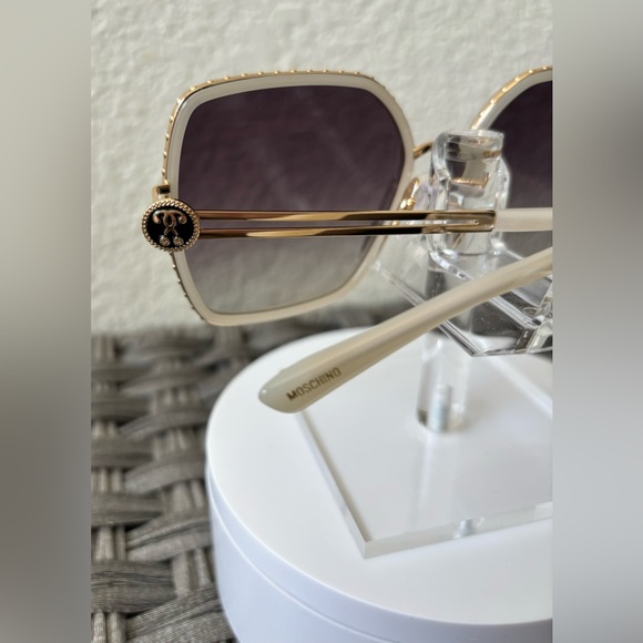 Moschino Sunglasses - Picture 4 of 6